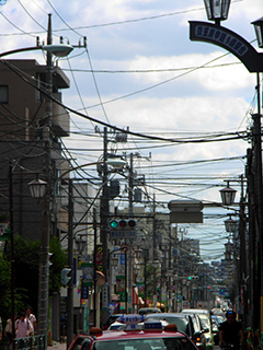 典型的东京街道，太难看了！